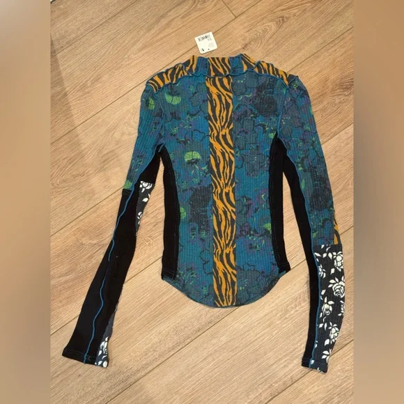 Free People Multicolor Patterned Long Sleeve Top - Picture 3 of 3